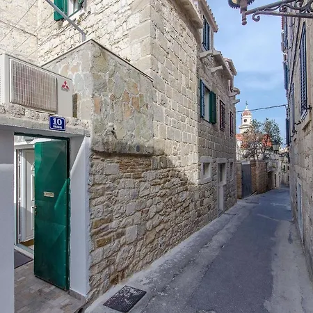 Apartment Ane Split