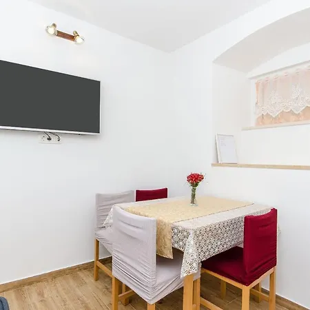 Ane Apartment *