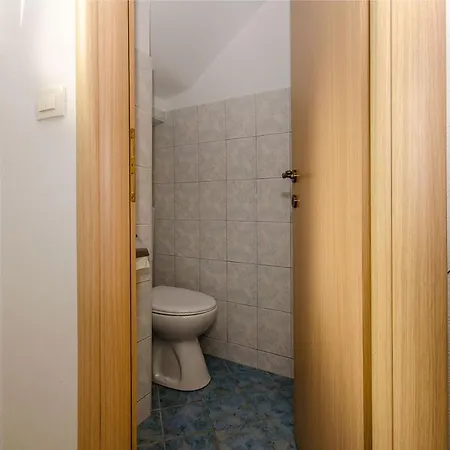 Ane Apartment Split